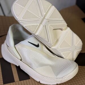 Nike Flyease women size 7